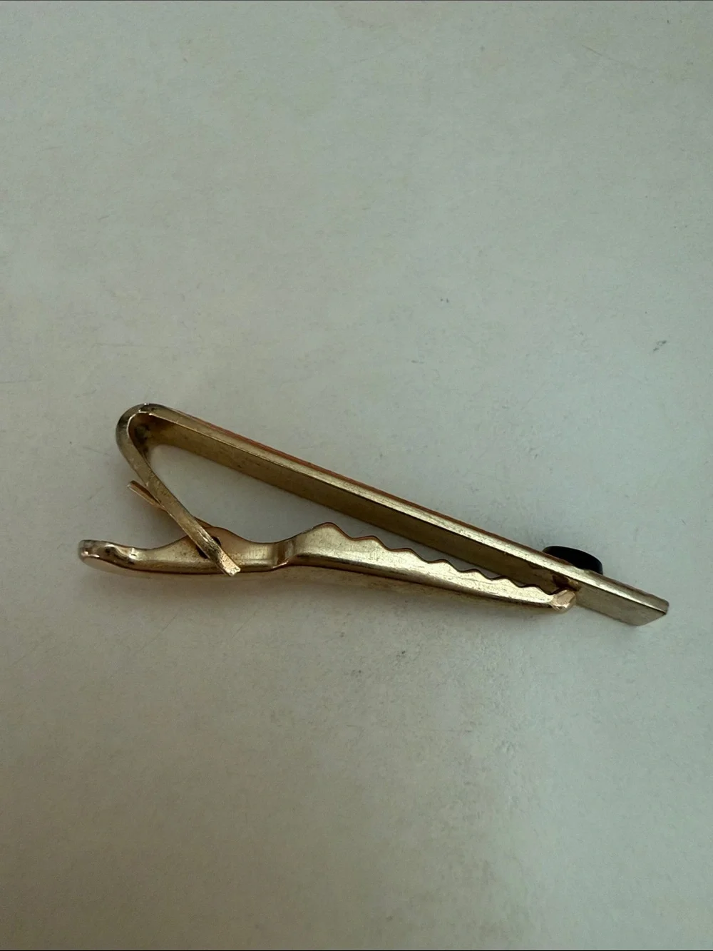 Vintage Gold Tone Mesh Textured Tie Clip with Tiger's Eye Cabochon